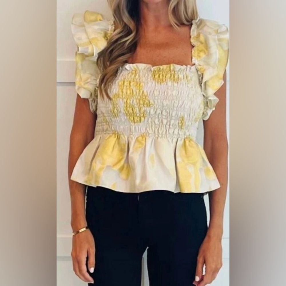 WILLA STORY Meredith Top In Gold In Yellow